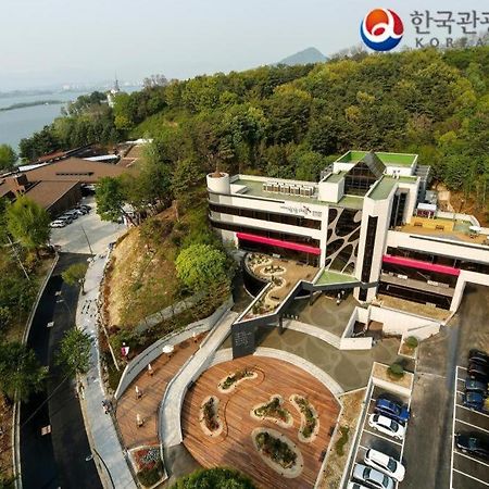 Kt&G Sangsangmadang Chuncheon Stay Extérieur photo